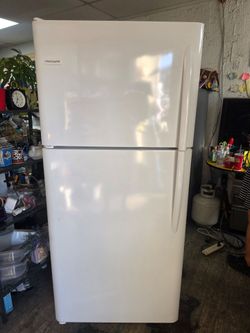 Frigidaire refrigerator 69x30x31