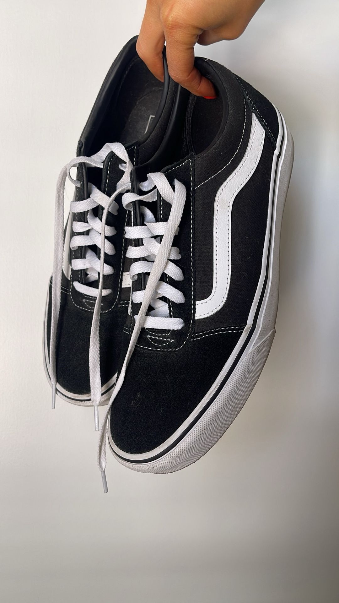 Men’s black Vans