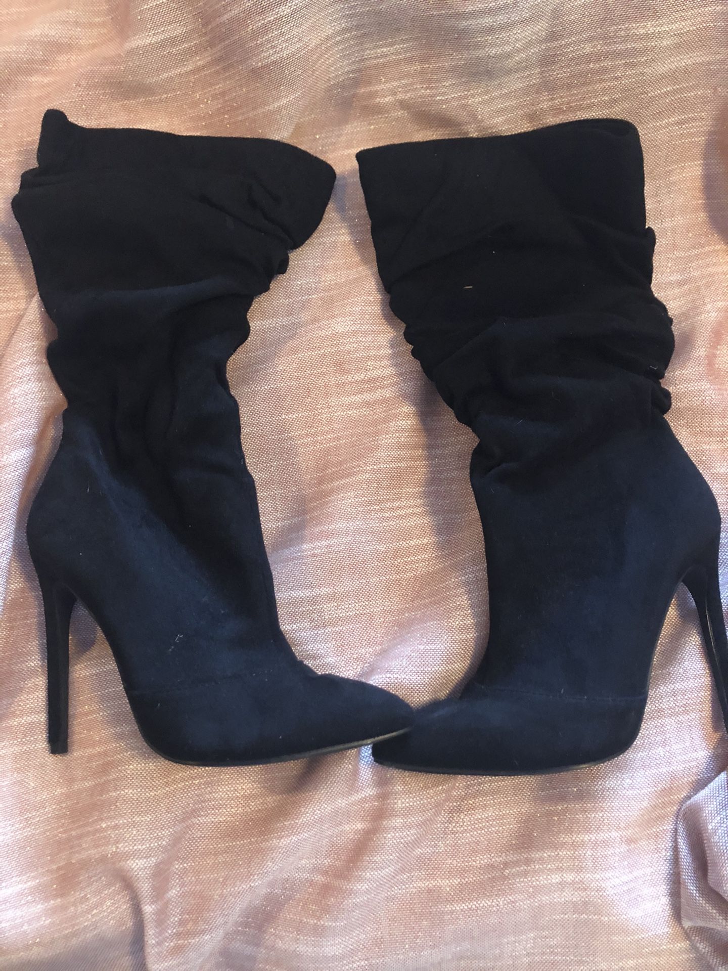 Size 6 black suede boots