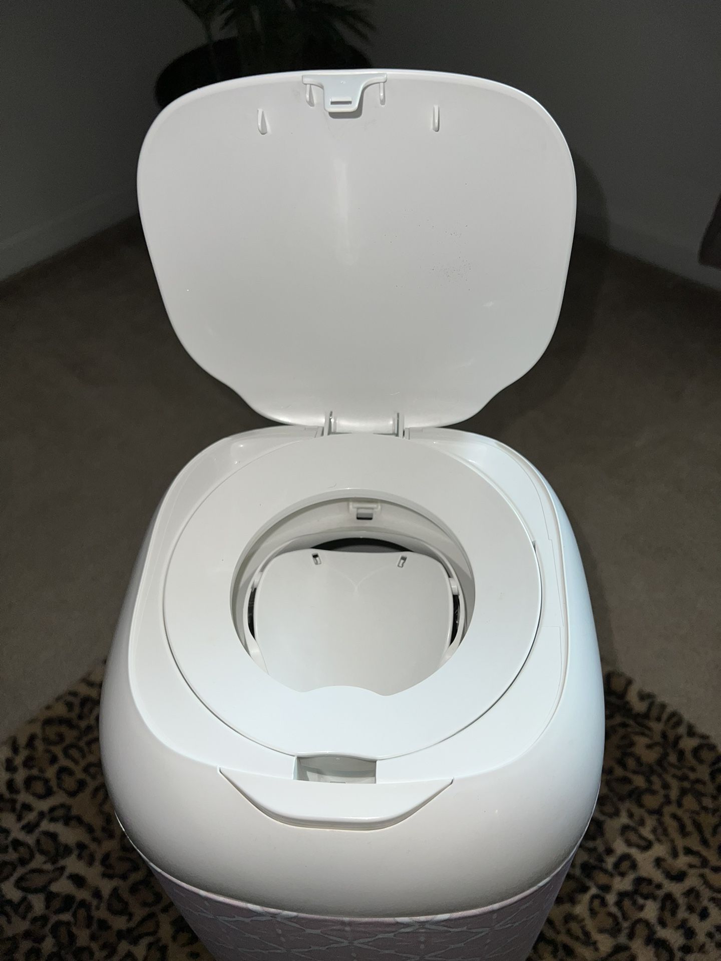 Playtex Diaper Genie Expression W/ Refill Bags for Sale in Virginia