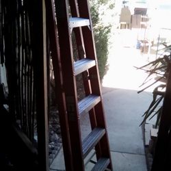 6' Ladder Fiberglass 