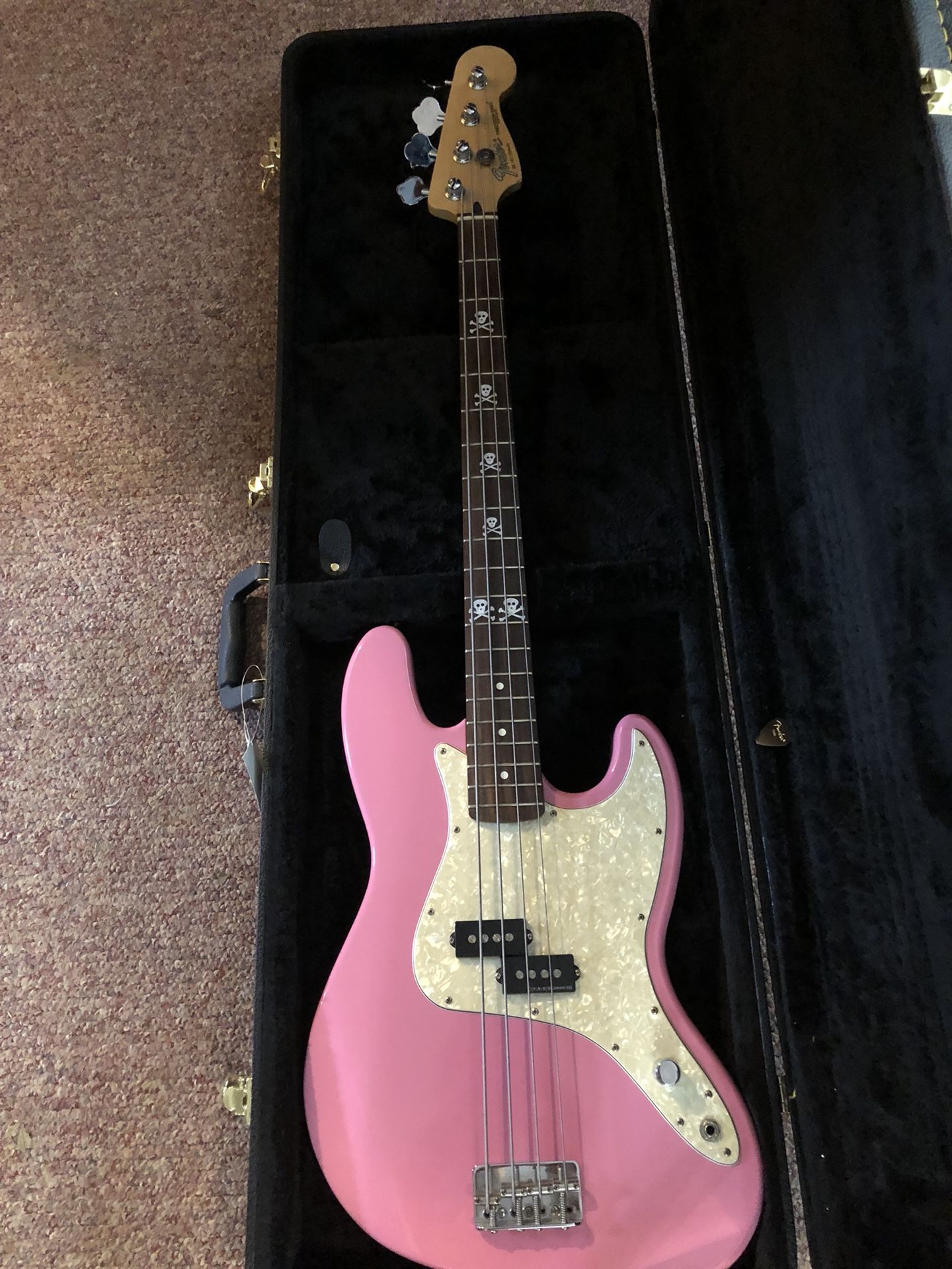 Mark Hoppus signature Fender Bass Guitar Blink-182