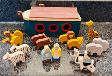 Vintage Noah's Ark Wood Toy Ark Noah, Wife, Animals, Removable Lid Handcrafted