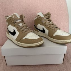 Jordan 1 Mids 8.5 Women’s 