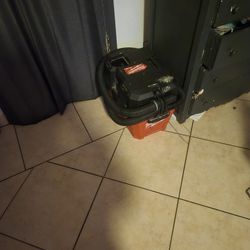 6 Gallon Milwaukee Vacuum