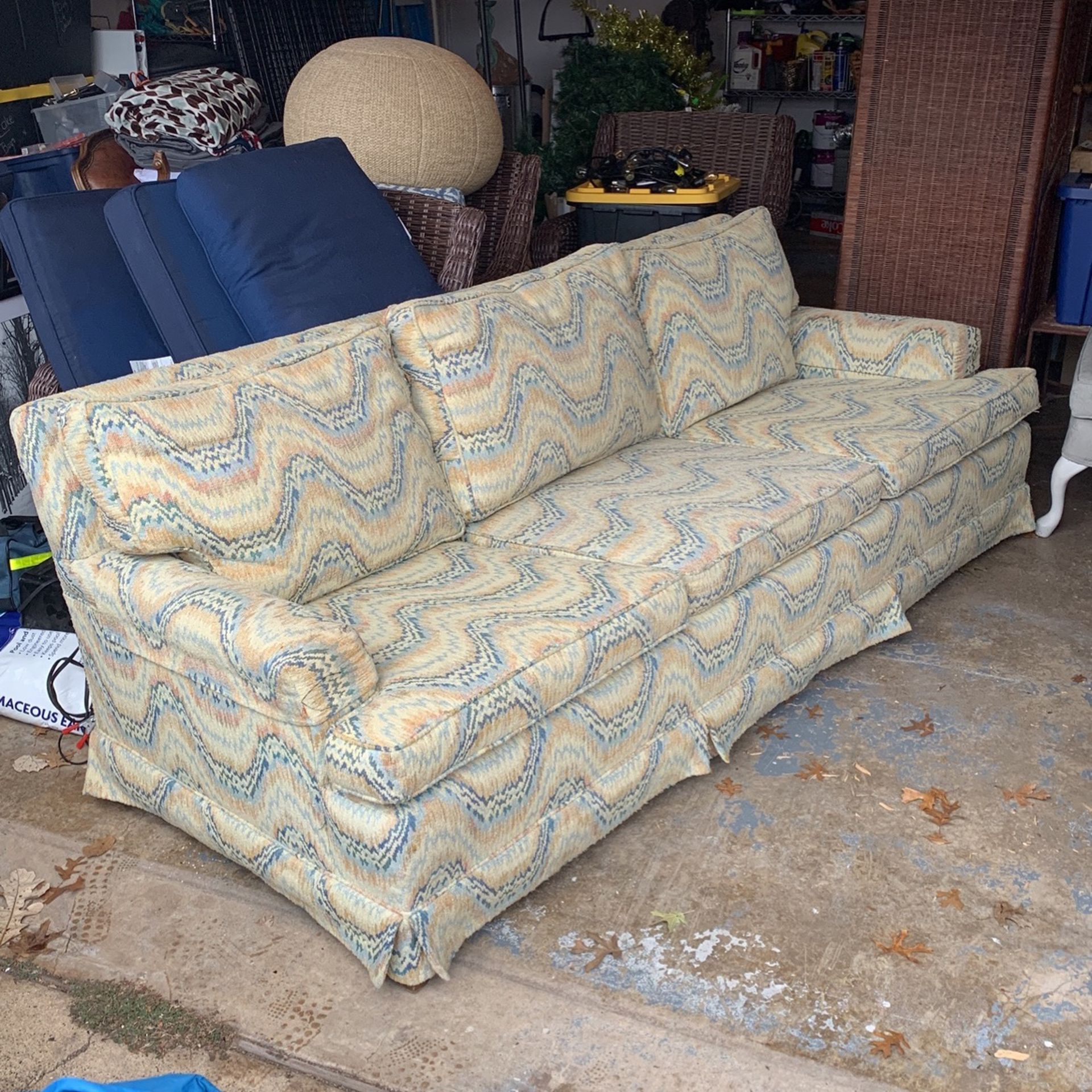 Couch 90”x40”