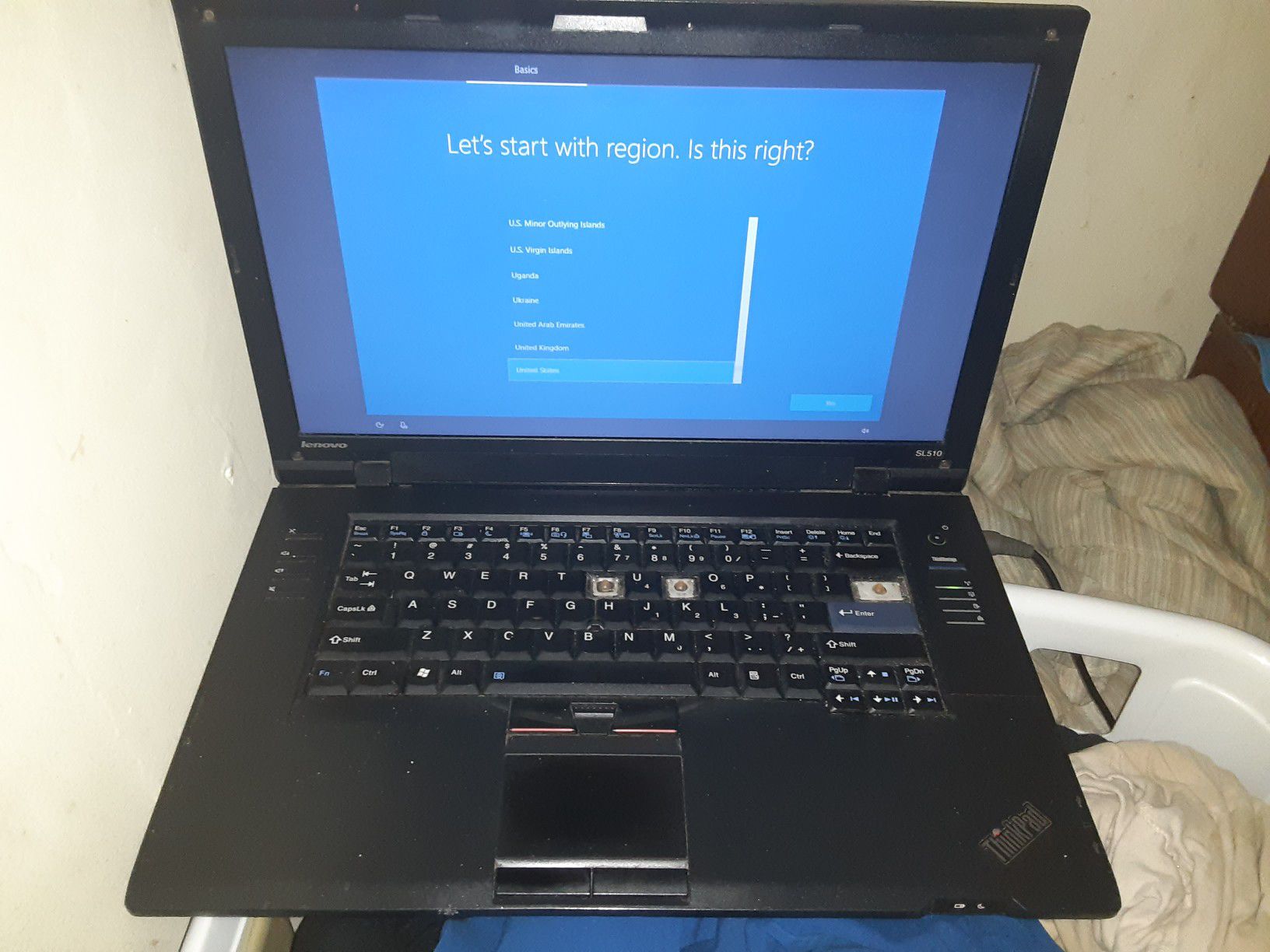 Lenovo Thinkpad Laptop w/ Windows 10