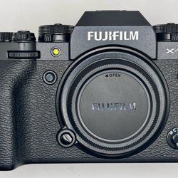 Fujifilm X-T4 Mirrorless Camera (Black Noir) – Excellent Condition! 📸