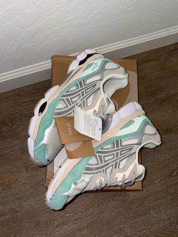 ASICS MENS 10 2 PAIRS