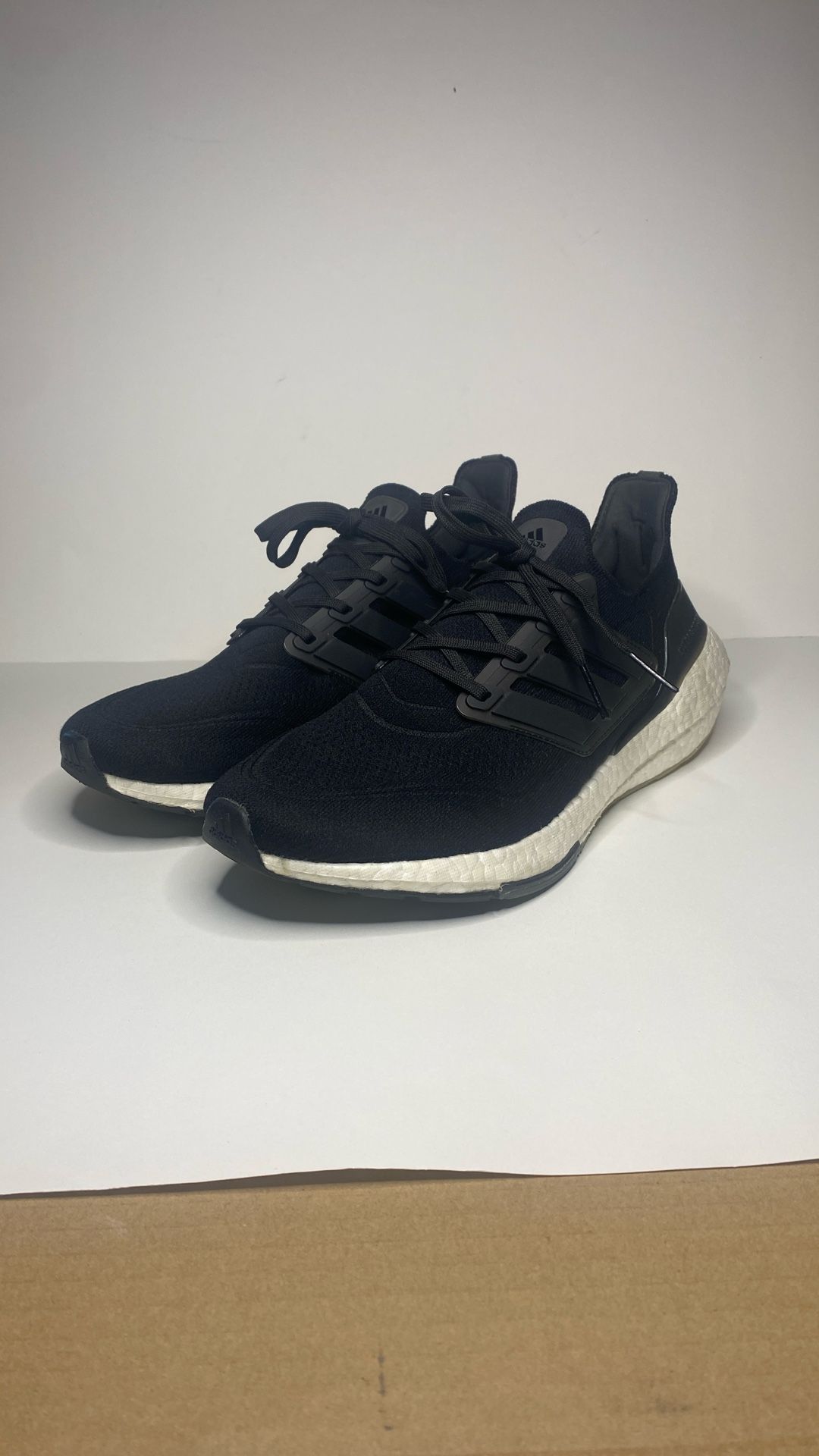 Adidas Men's Ultraboost 21 Running Shoe Size 11 Black/White