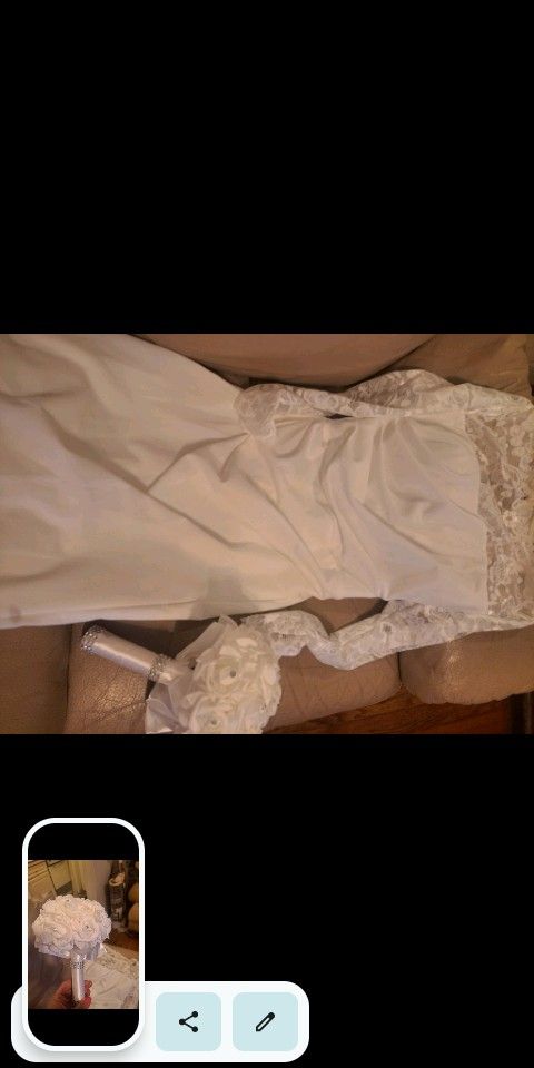 Brand New Wedding Dress With Bouquet And Veil