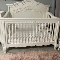 Cuna, Gavetero Con Cambiador, Closet Y Silla De Comer 