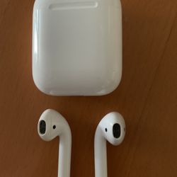 Apple AirPods with Case 