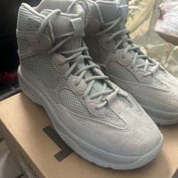 Yeezy Desert Boot salt