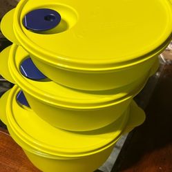 Set De Tres Recipientes De Tupperwere Nuevos Es Uno De 2 Litros, Uno De 1.5 Y Uno De Casi 1 Litro