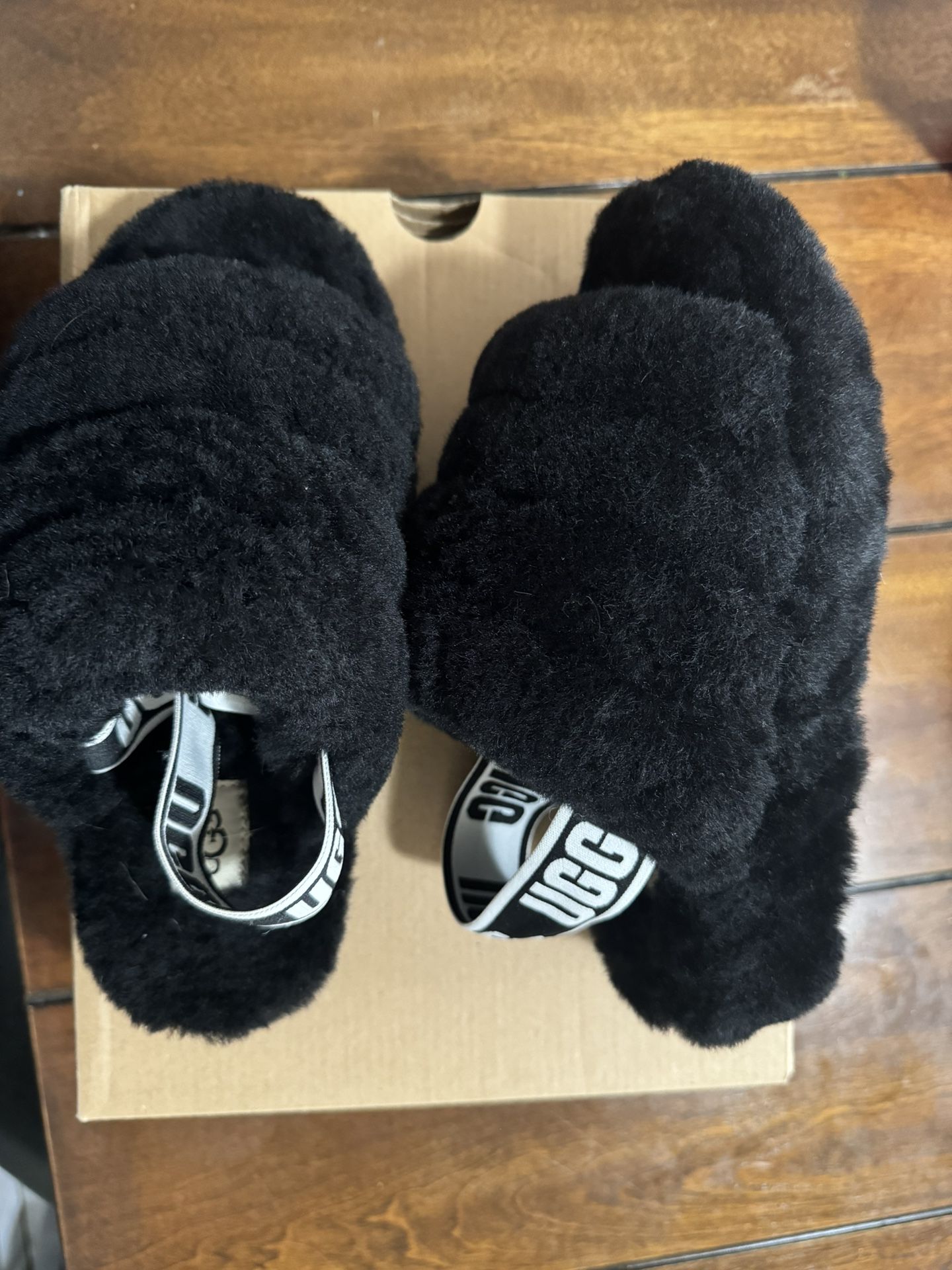 Ugg Slippers Size 5