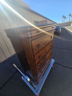 New Classic Bedroom Sheridan Chest BHO05-070 - Furniture