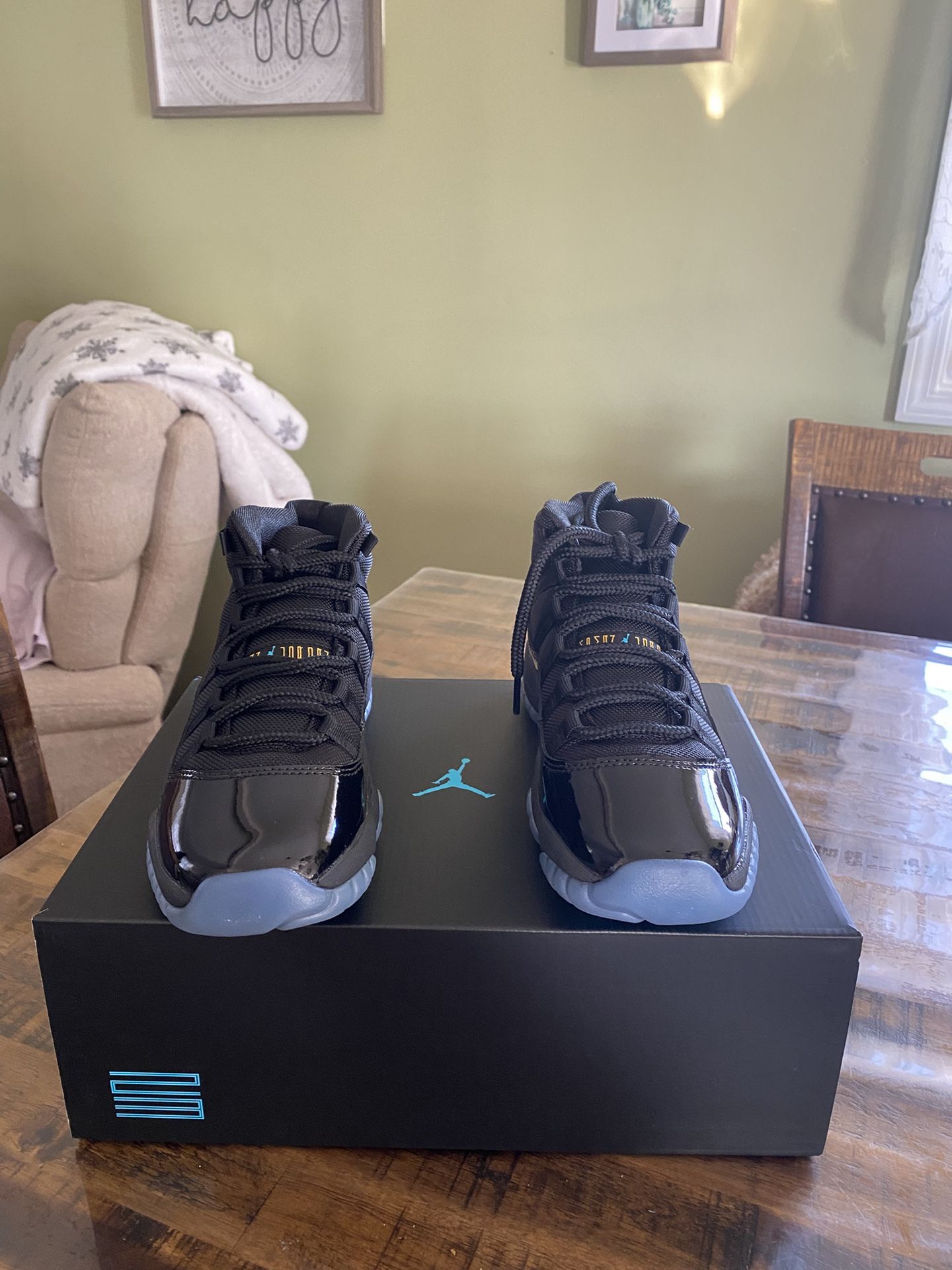 AIR JORDAN 11 GAMMA BLUE GRADESCHOOL SIZE 5y