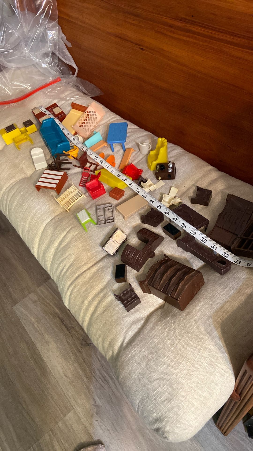 PLASTIC DOLL HOUSE FURNITURE (about 40pcs)