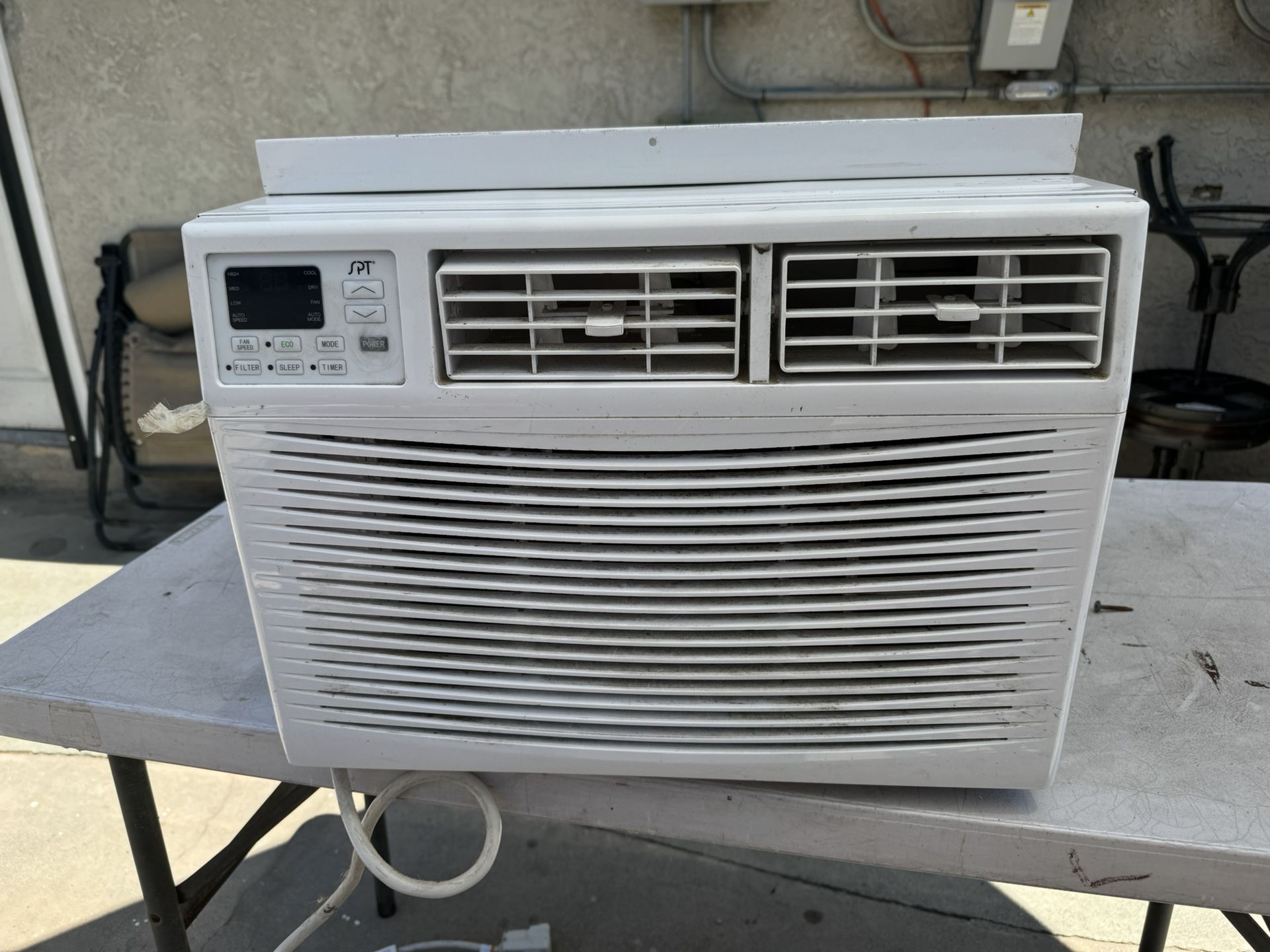Window AC Unit (12000)