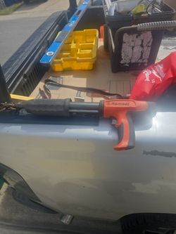 Pistola para clabar en el semento automatica. Marca ramset