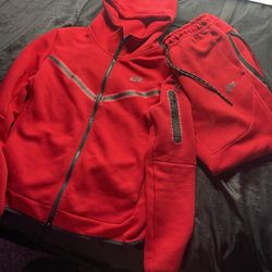 Red Nike Tech/pants 