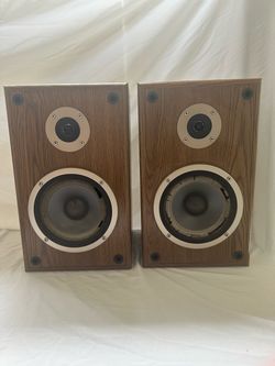 Speakers Vintage pair of Sony SS U310 speakers. Check out my other listing for more great items