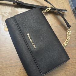 Micheal Kors Cross Body Purse 