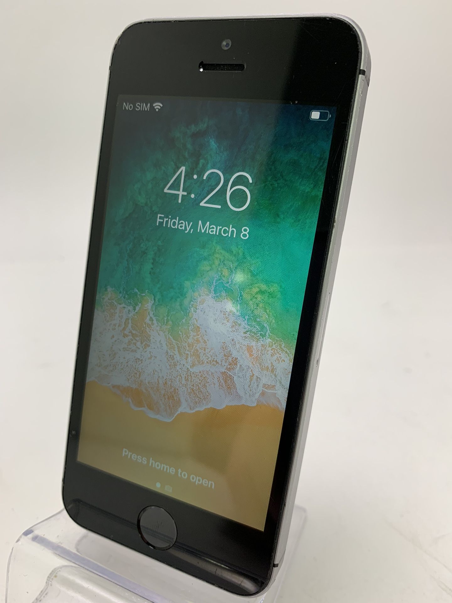 Apple iPhone SE Space Gray 1st Gen 64GB UNLOCKED With 30 Day Warranty 
