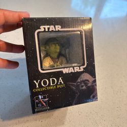 Star Wars The Empire Strikes Back - Gentle Giant - Yoda Mini Bust #12174/15,000