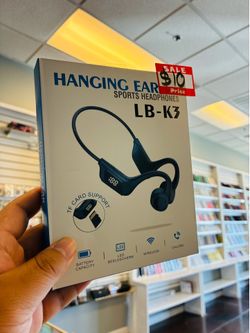 Hanging earphones