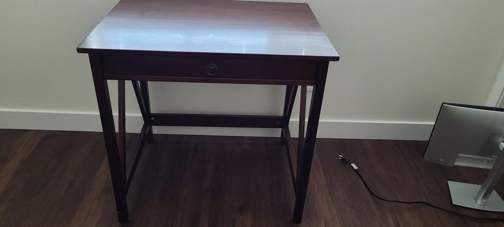 1 Drawer Desk