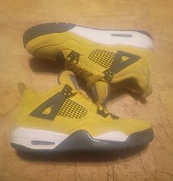 Jordan 4 lightning