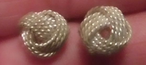 925 silver stud earrings nice!