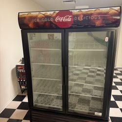 True / Beverage-Air / Turbo Air style 2-door merchandiser