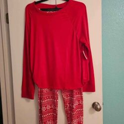 New Woman's size XL pajama set! (95%Polyester 5% spandex)

