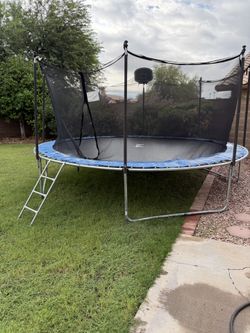 Trampoline!! With Net
