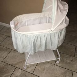 Baby Bassinet & Lounge
