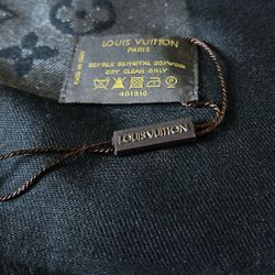 Louis Vuitton, Thin Blanket.