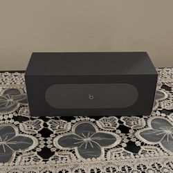 Beats Pill x Kim Kardashian