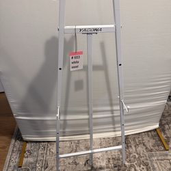 White EASEL metal stand. Display holder with 4 adjustable heights. Brand new. For weddings, graduate