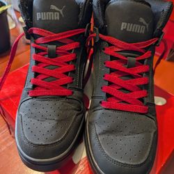 Men's Size 7.5 Puma Shoes 