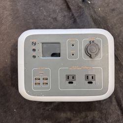 Bluetti Portable Power station. AC50S Solar Battery