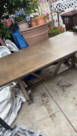 Dining room table