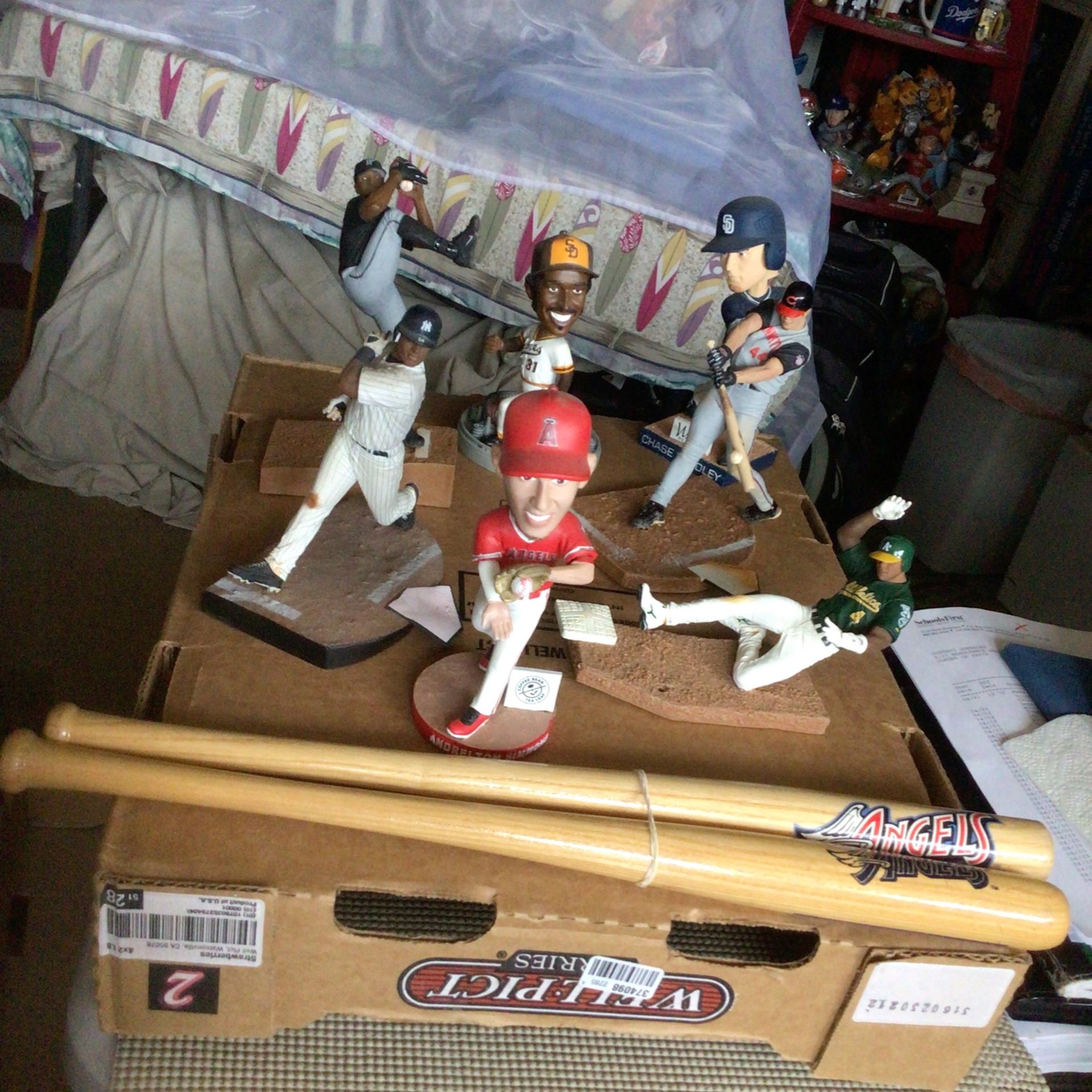 Baseball Mini Figures And Angels Mini Bats