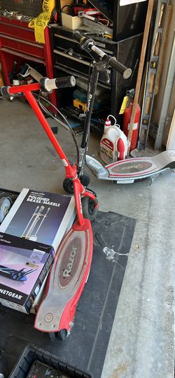 2 Razor scooters E150 E125