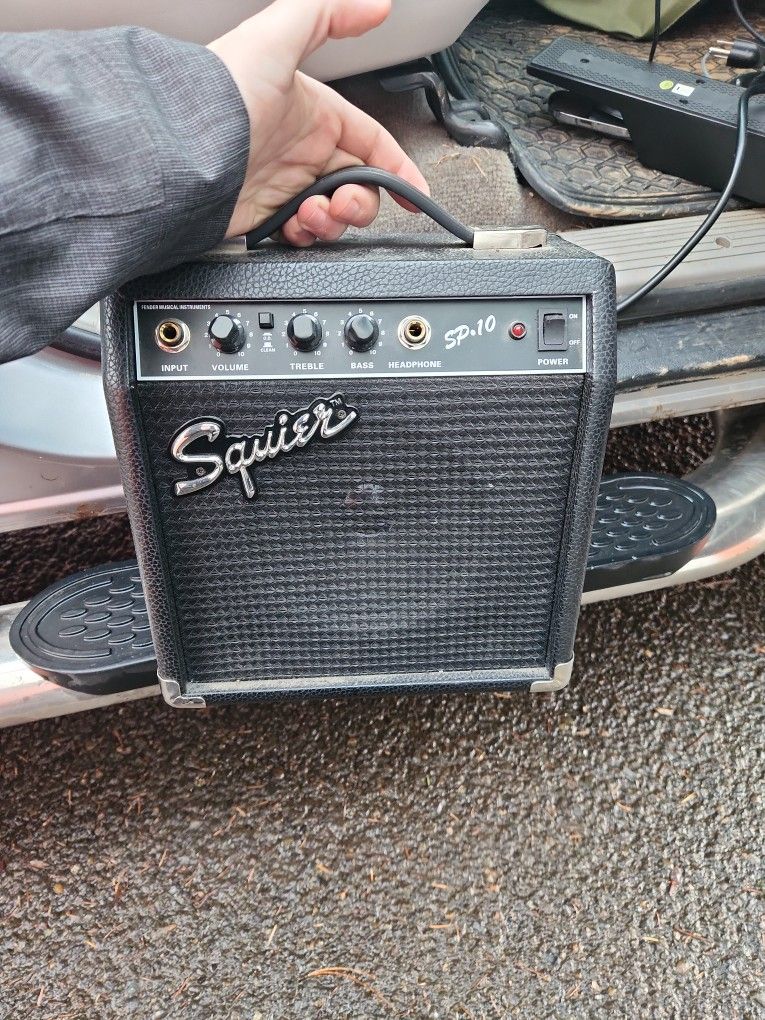 Squier Amp Sp.10 Woth Foot Pedal