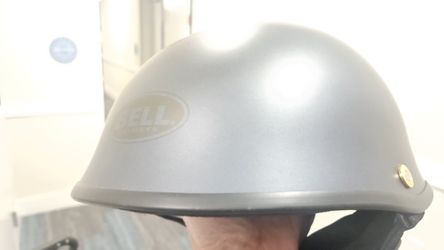 Bell Motorcycle Helmet. Size Medium