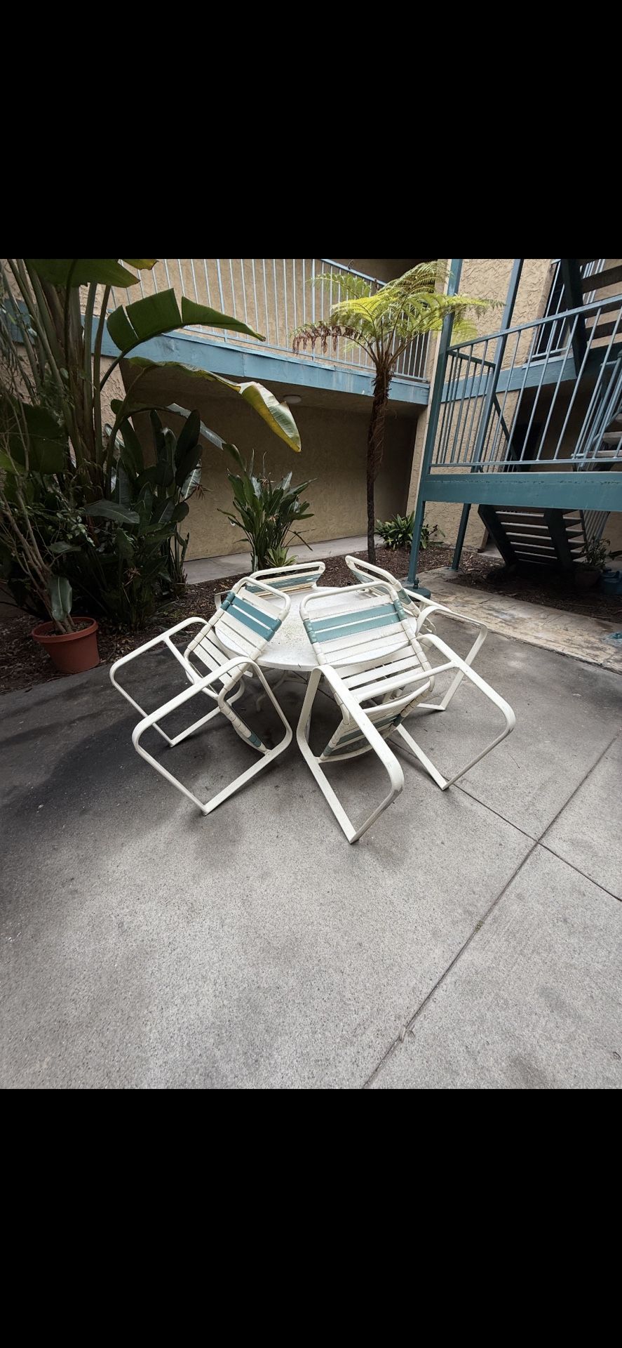 Free Chairs And Tables