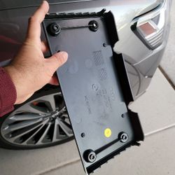 2019 AUDI E-TRON FRONT LICENSE PLATE BRACKET